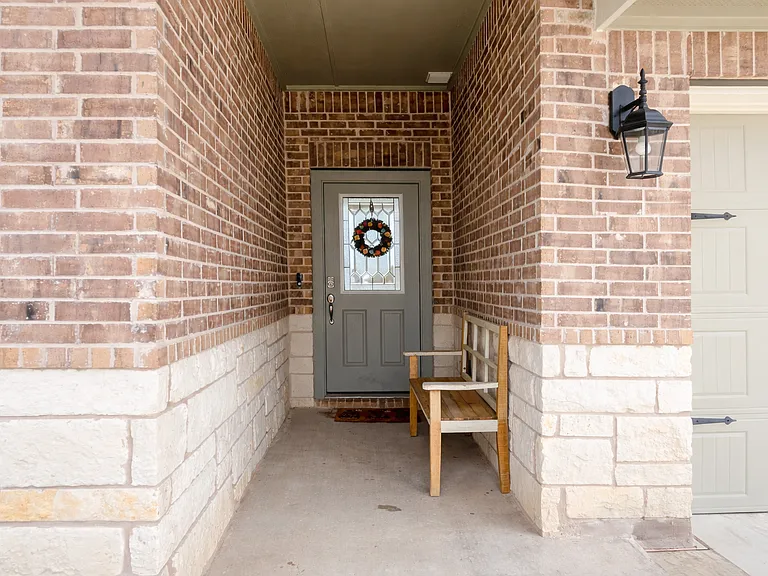 2403 Corradino St — Photo 28