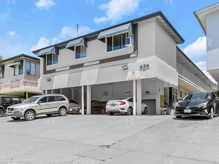 (Ar/Eu/Yo:B) 624 N. Hayworth Avenue — Photo 12