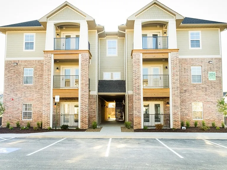 Towne Park Apartments — Photo 18