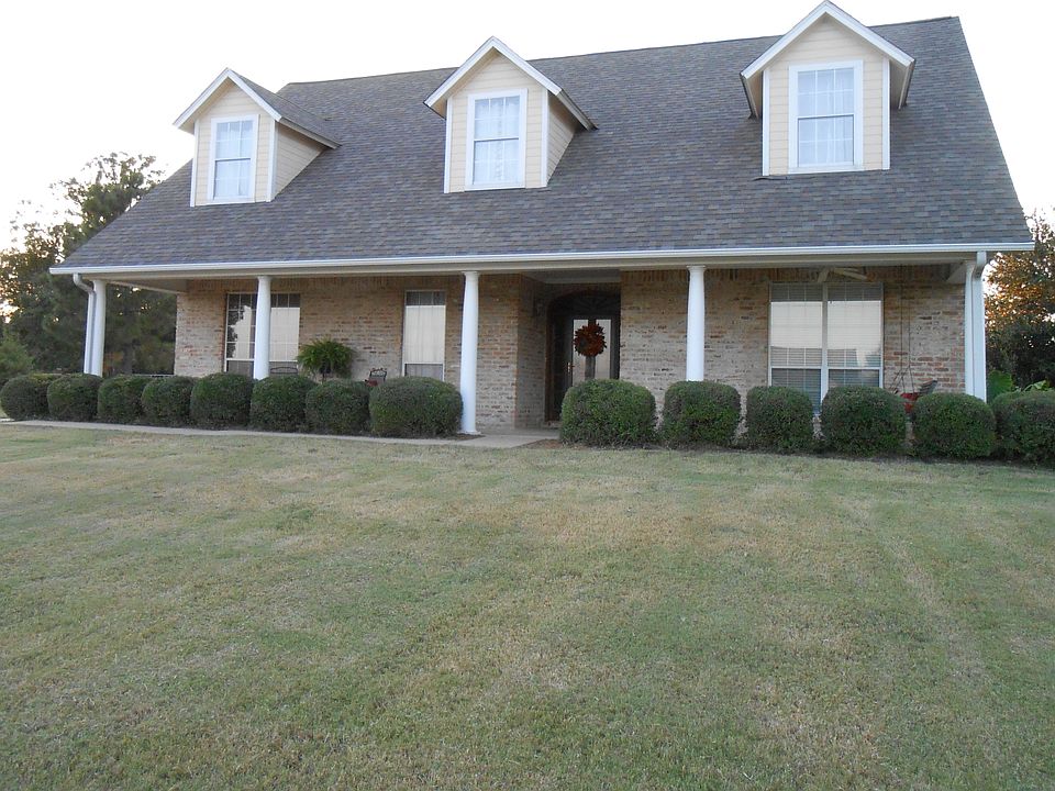 1st image of 14 Oakridge Dr