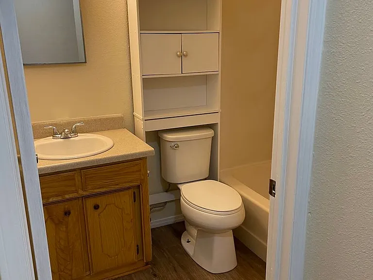 Country Grove Apartments — Photo 5