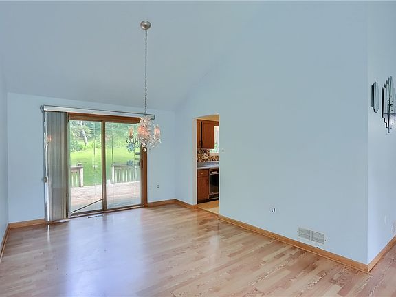 4th image of 1557 Lenora Dr