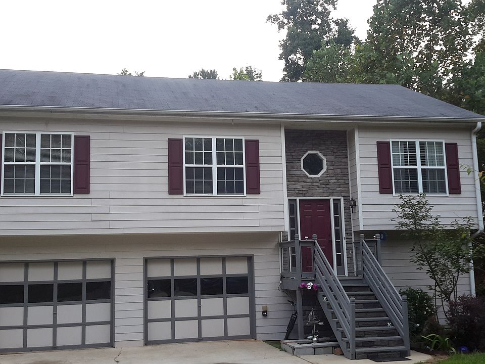 Split foyer 2 car garage