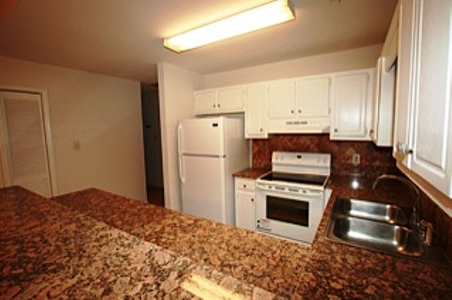 2nd image of 801 Pebble Creek Dr