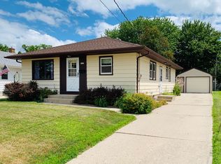 2229 S 11th St, Manitowoc, WI 54220