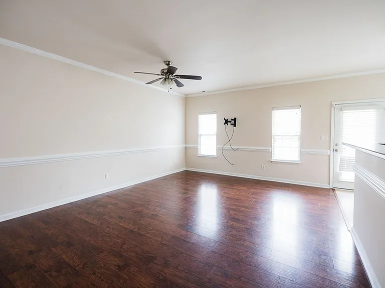 710 Central Park Ave — Photo 10