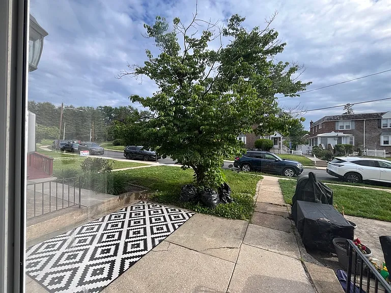 827 Hampshire Rd — Photo 10