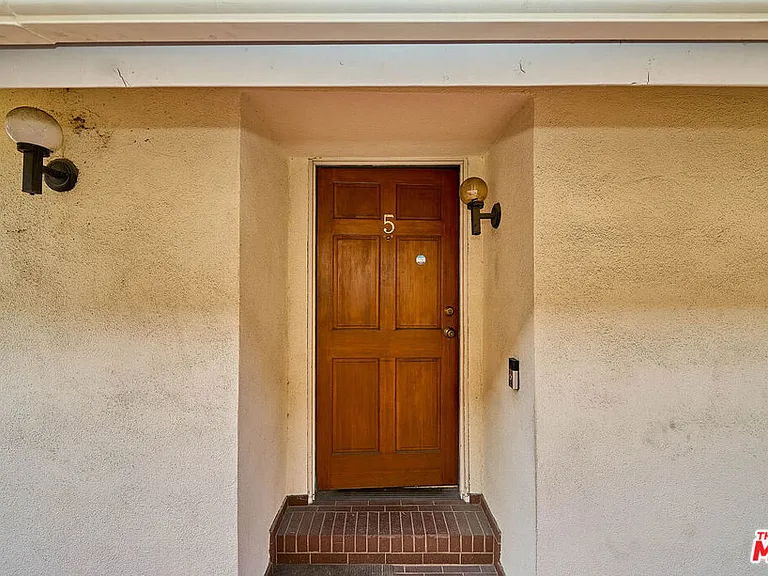 219 N Isabel St #5 — Photo 4