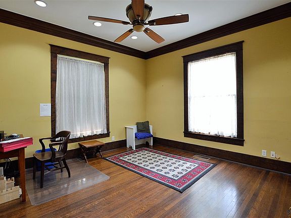 5th image of 313 E Charnwood St
