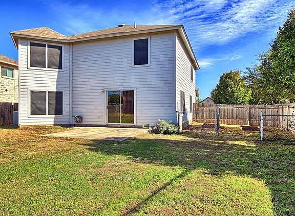 5th image of 2200 Bluebonnet Dr