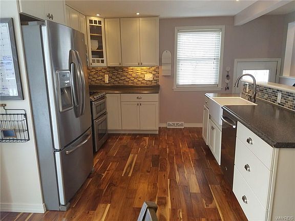 3rd image of 1358 Sherwood Ave