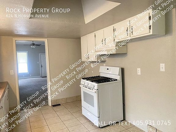 3rd image of 624 N Hobson Ave