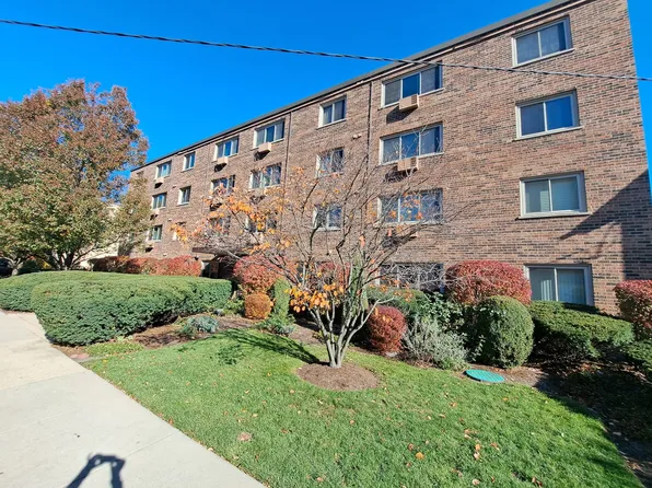 477 Graceland Ave APT 4B, Des Plaines, IL 60016