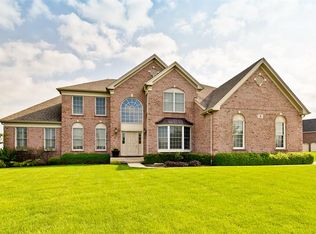 5 Twin Eagles Ct, Hawthorn Woods, IL 60047