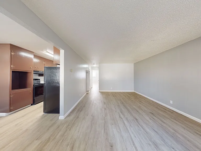 312 Rodeo Ave — Photo 3