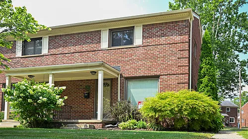 2611 Oliver Rd Photo 1