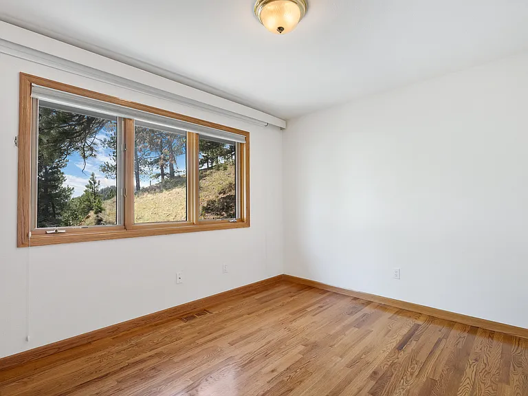 1281 Peakview Cir — Photo 30