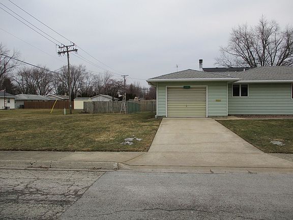 Big side yard