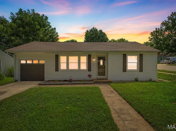 318 S Washington St, Farmington, MO 63640