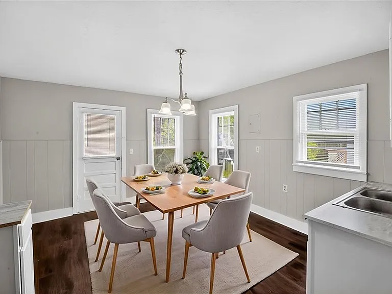 225 Sunset Ave — Photo 10