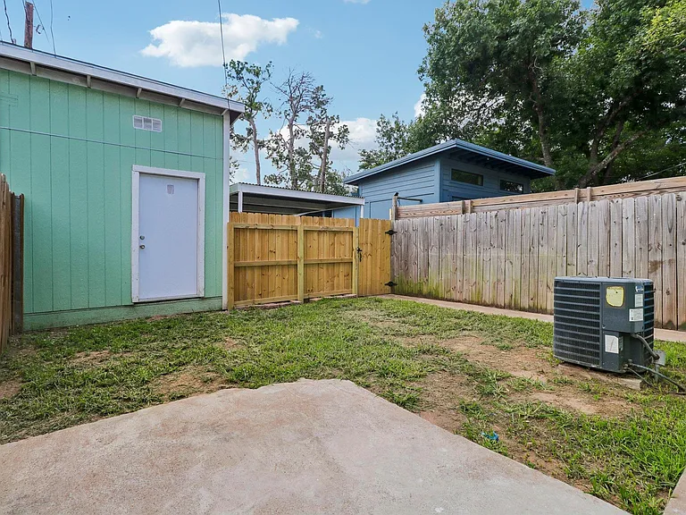 5809 Coventry Ln — Photo 23