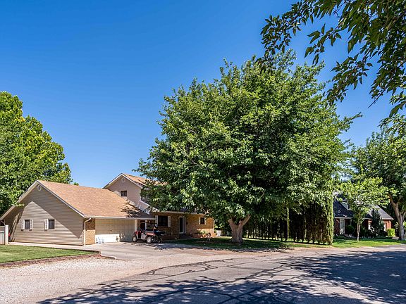 5th image of 2430 W Vineyard Dr