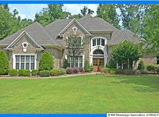 2214 Dickens Place Dr, Southaven, MS 38672