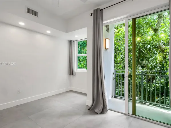1536 NW 15th Ave #203, Miami, FL 33125