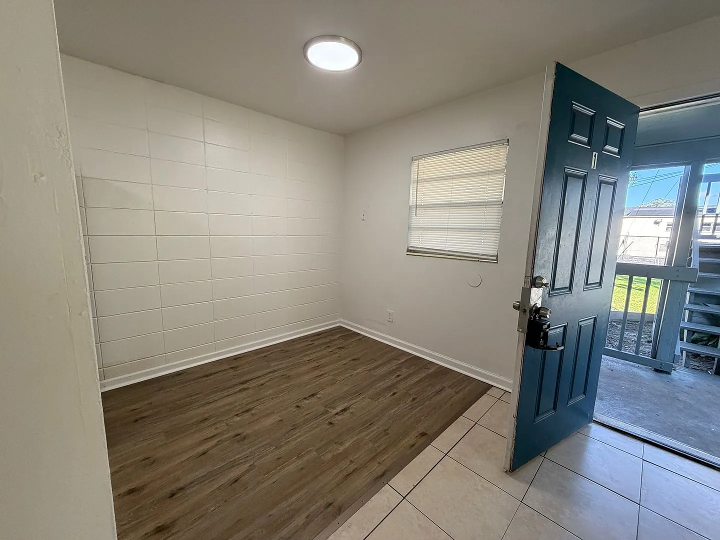 1 Bedroom Apartment in Arlington — Photo 2