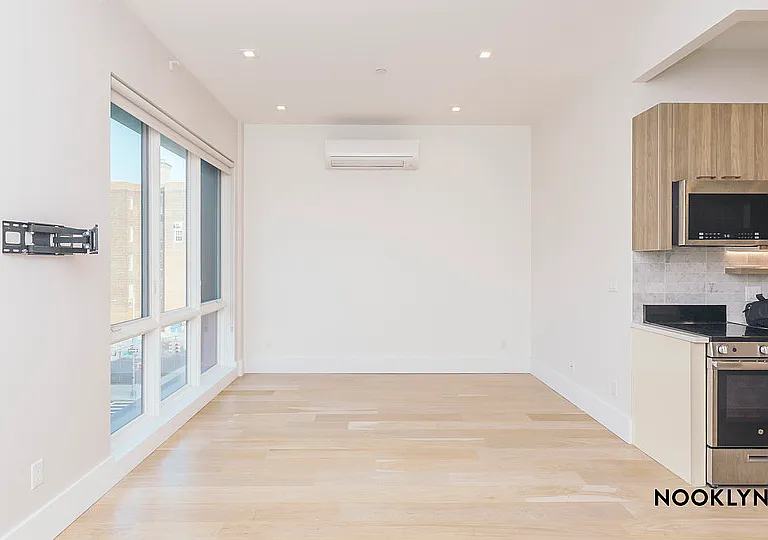 164 S 3rd St #4C — Photo 5