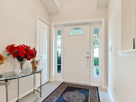 5th image of 13 Whitcock Ln