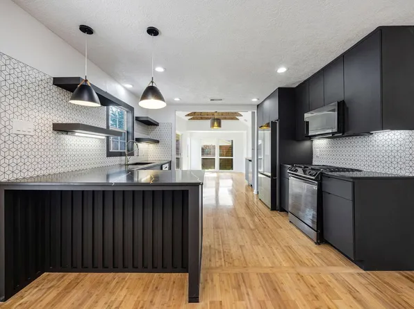 1310 Walton St, Houston, TX 77009