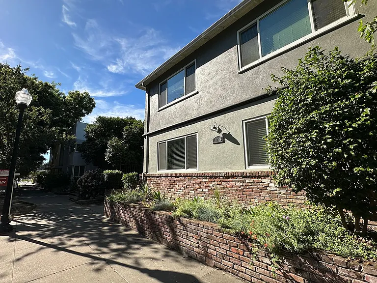 Live Where Downtown Meets Midtown at 1808 N Street — Photo 29
