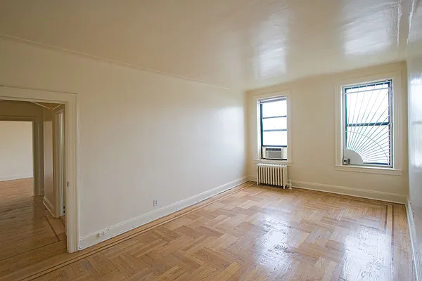 Rented by Elenora Dantchev, LREB | media 4