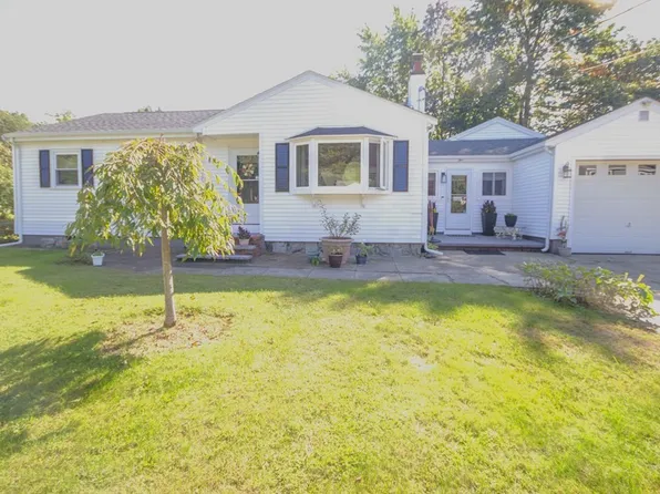5 Highland St, Foxboro, MA 02035