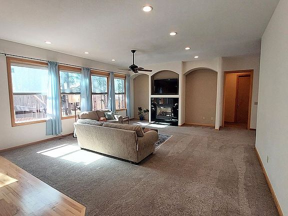 Soaring 10ft ceilings