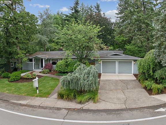 3rd image of 2001 Greentree Rd