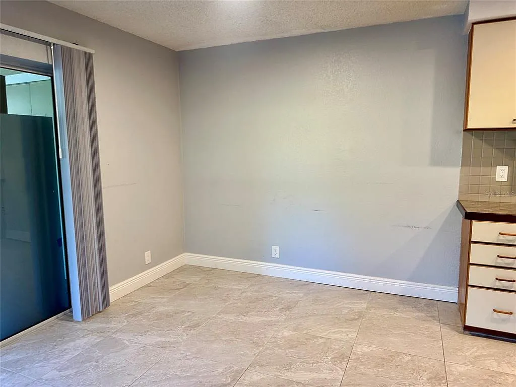 2 bed, 1.0 bath, 930 sqft, $1,725 — Photo 4