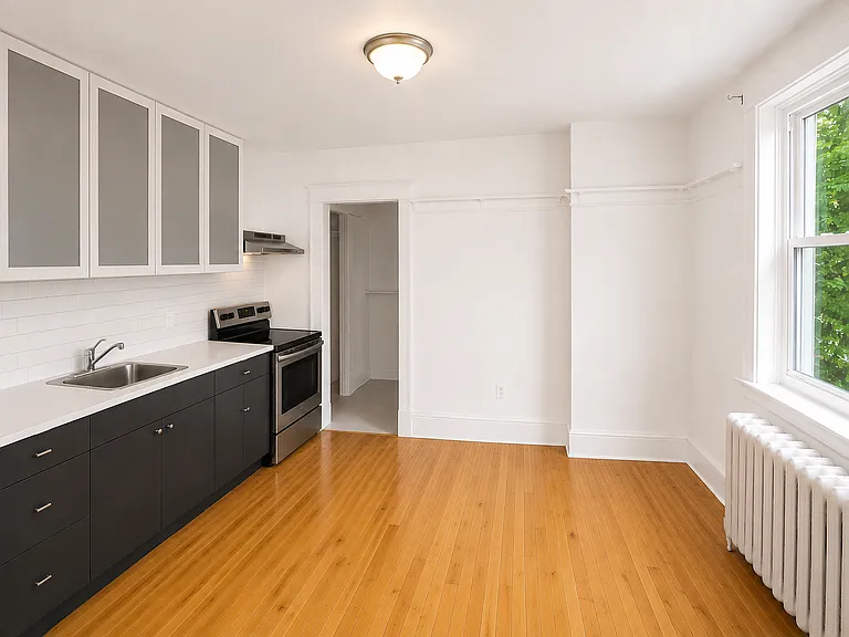 310 Roncesvalles Ave — Photo 11