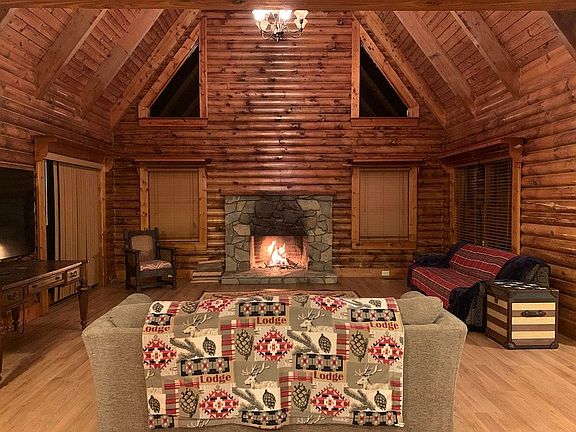 2nd image of 984 Mill Hole Rd