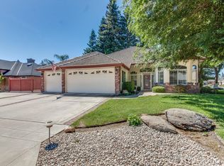 496 W Bedford Ave, Clovis, CA 93611