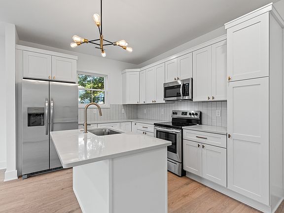 5th image of 823 China St #B