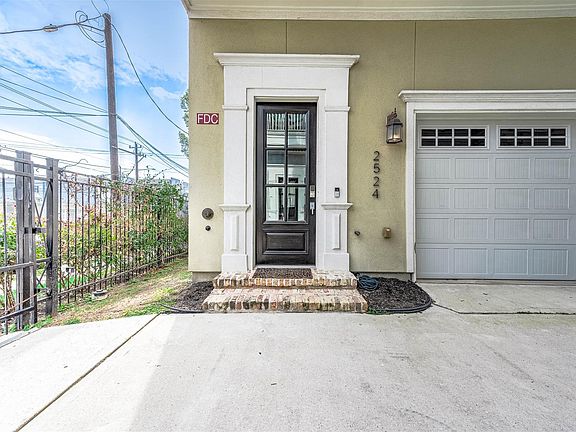 4th image of 2524 Hutchins St