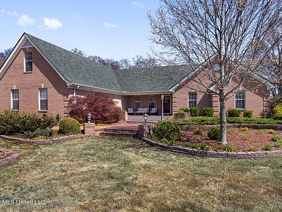 3rd image of 4092 Pinehurst Blvd