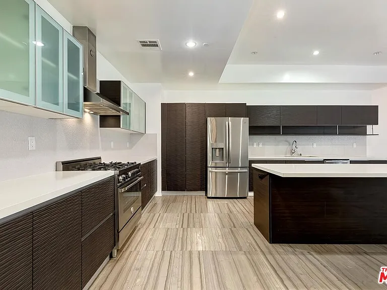 225 S Hamilton Dr #106 — Photo 9