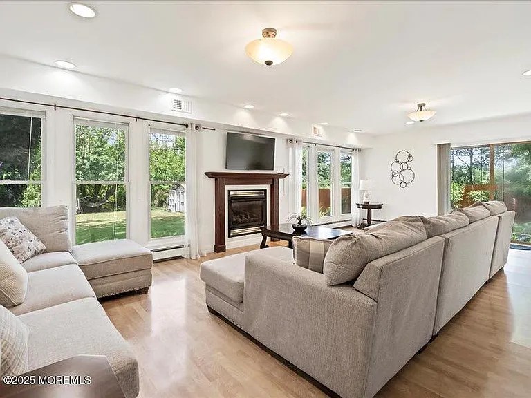 552 Prospect Ave — Photo 10