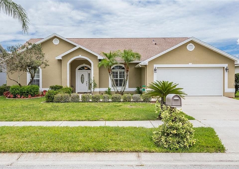 1st image of 4743 Balsam Dr
