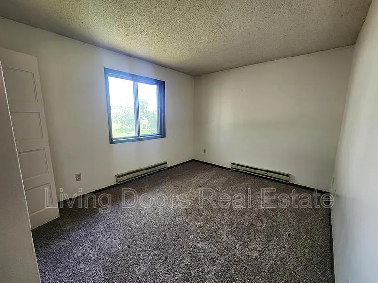 210 N Phillips Ave #7 — Photo 8