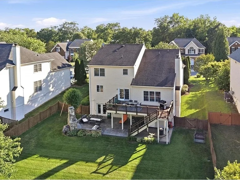 22806 Oatlands Grove Pl — Photo 19
