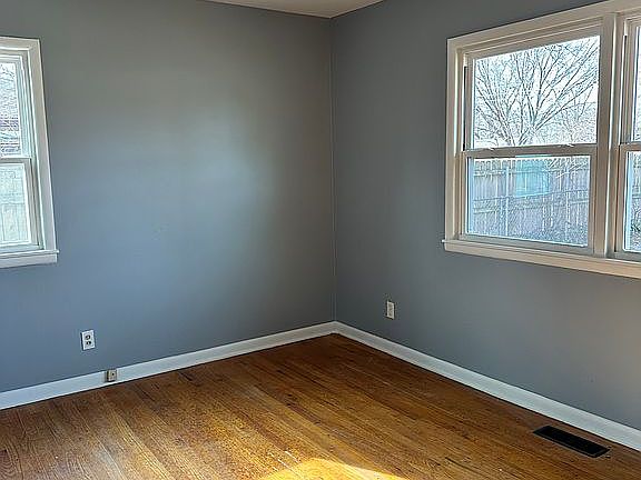 4th image of 1116 S Kings St